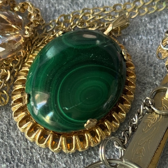 21 pieces Vintage necklaces,pendants. Estates sale. - Picture 11 of 15